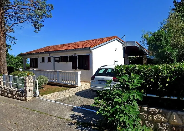 Apartments Mladen